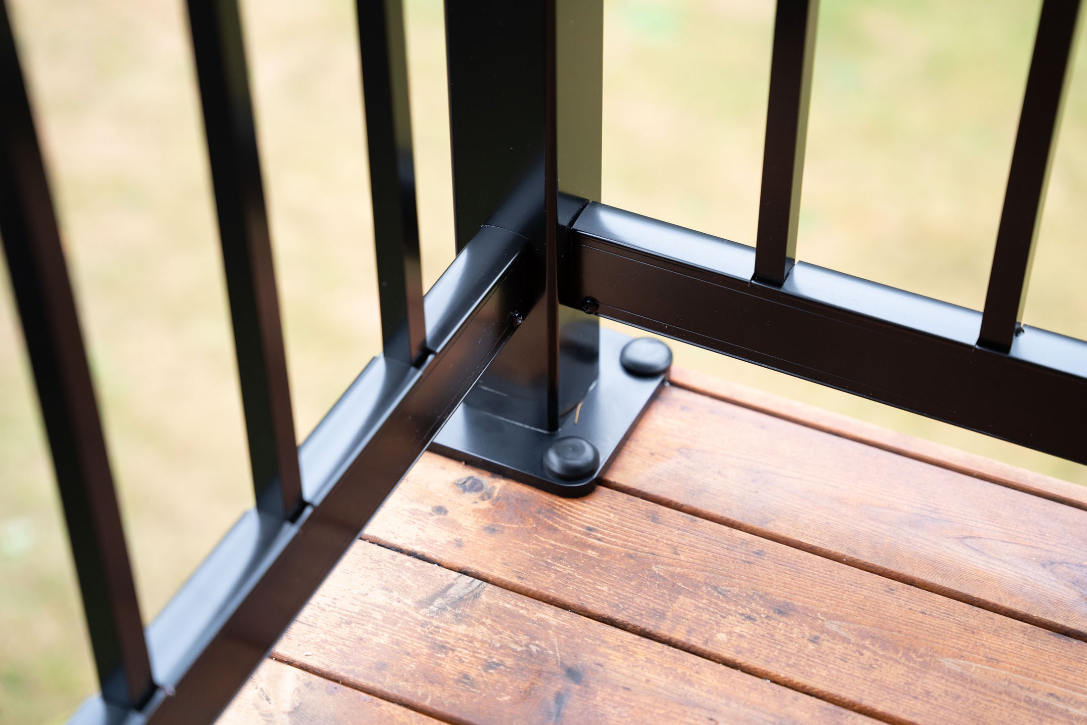 DIY Picket Railing Kit (36-inch) | 360 Picket Railing Kit – Ridgeview ...